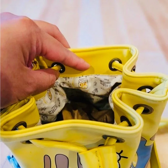 NWT Loungefly Winnie the Pooh convertible - Picture 3 of 5